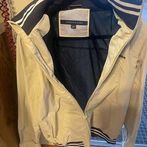 Tommy Hilfiger Lightweight Water-Resistant Bomber